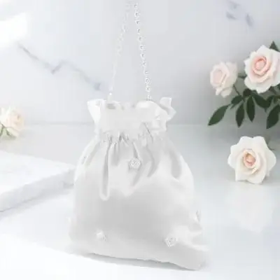 

Bridal Flower Bag White Satin y Clutch 22x21cm Wedding Handbag for Bridesmaid Bridal Accessories Lace Decorated for Flower