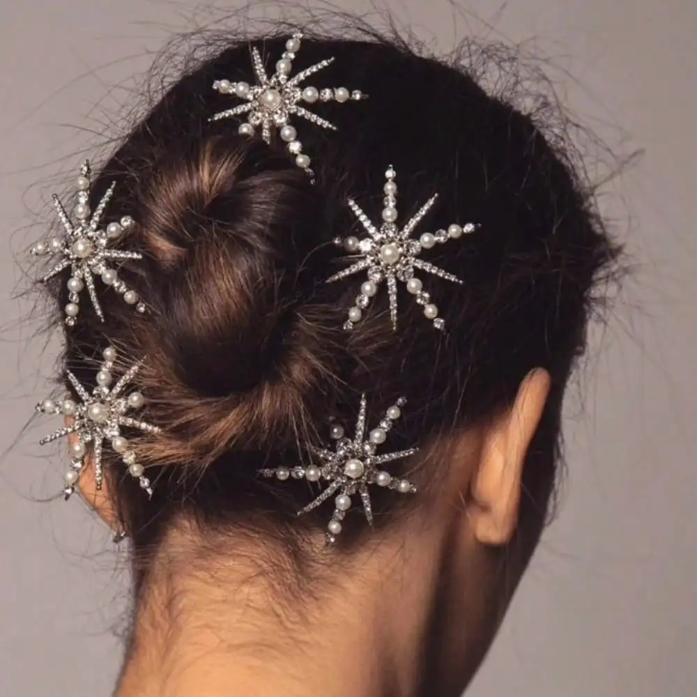 

Elevate Your Look with Star-Shaped Flower Hair Combs – Fashion-Forward, Classic Vibes, and Jeweled Cuteness All in One