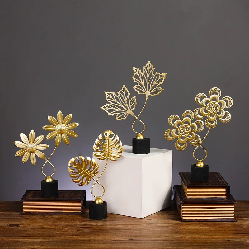 Gold Maple Leaf Statue Home Desktop Crafts Wrought Iron Desktop Artwork Decorative Statue Sculptures Housewarming Gift