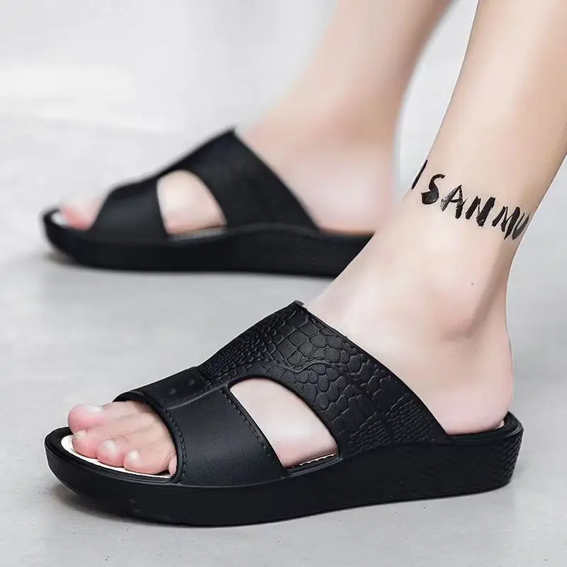 

Мужские летние новые повседневные спортивные шлепанцы с мягкой подошвой, легкие, нескользящие, для дома, улицы, пляжа, ванной комнаты