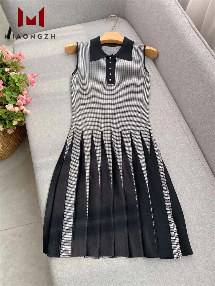 

2025 Summer New Sleeveless Slimming For Women Knitted Turn Down Collar Contrast Color Pleat Elegant Female Fashion Party Dresses