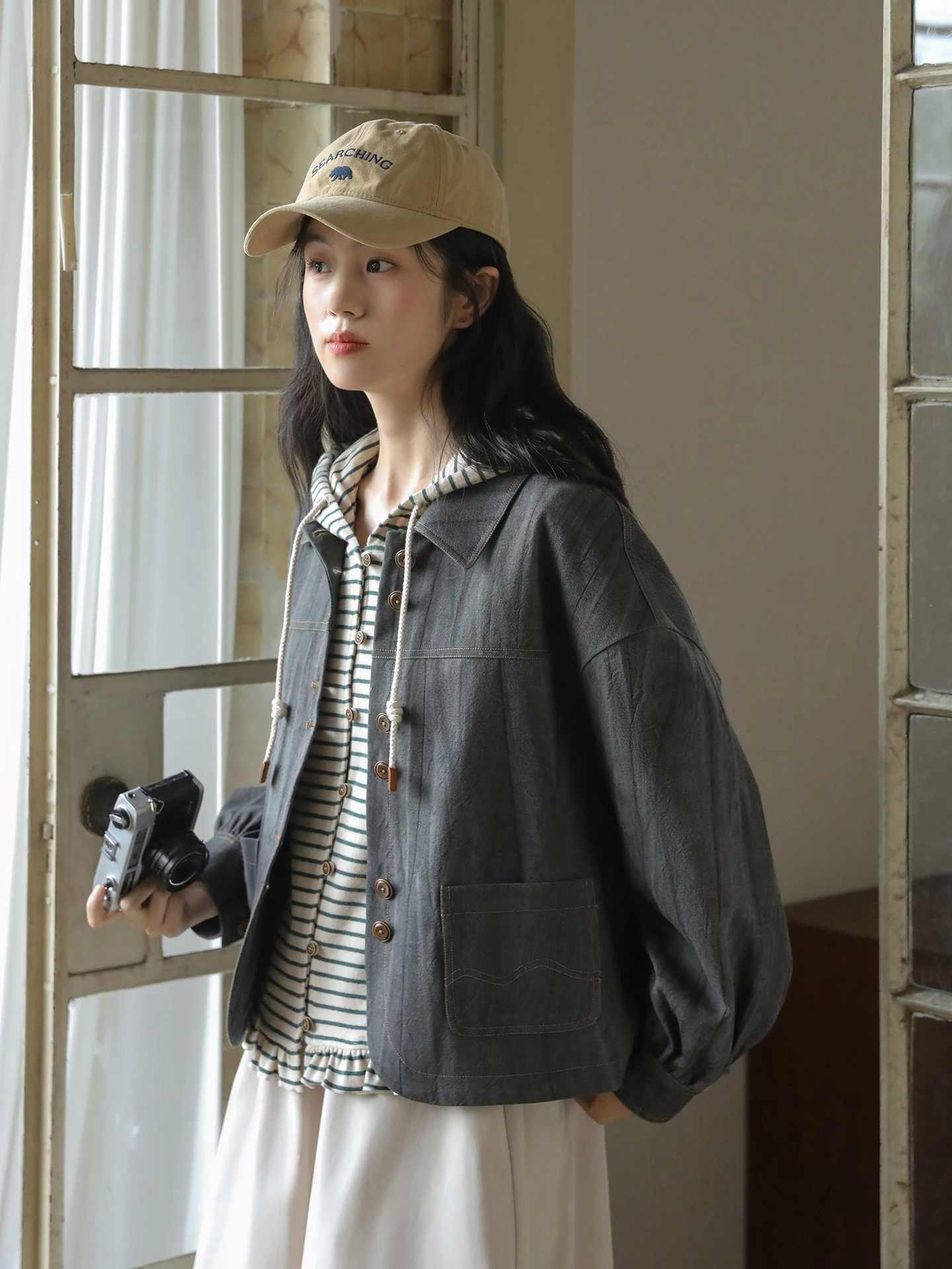 

Nesoulum Women's ort Cotton Jaet Bla Fried Color Turn-down Collar Design Loose Fit Spring Artistic Vintage Sle