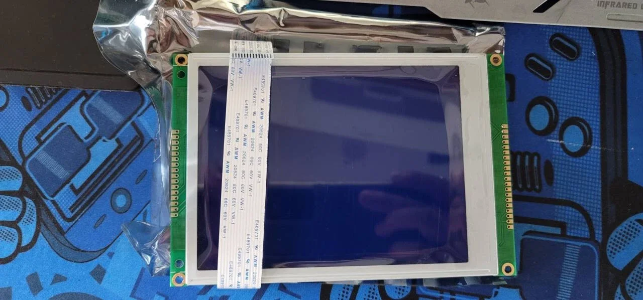 WG320240A-TFH-VZ#370 NEW 320*240 lcd Display panel in stock
