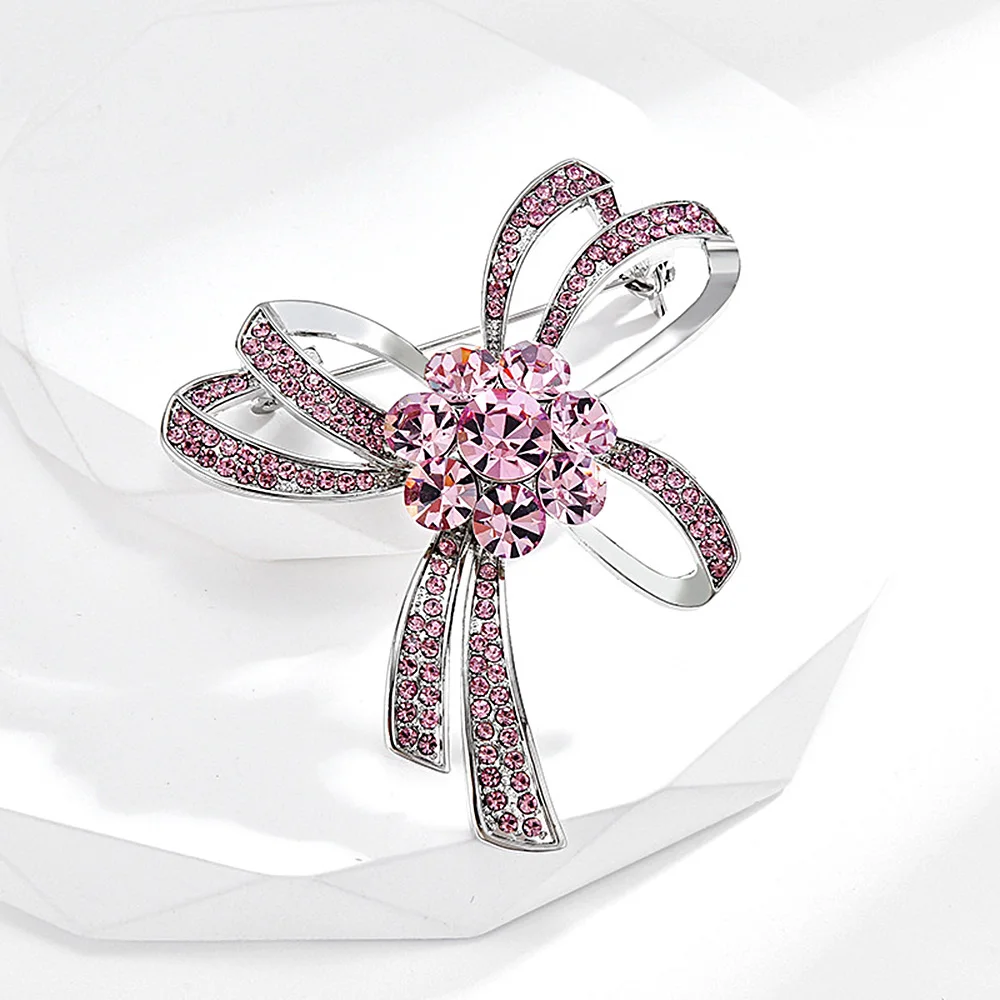 رائعة وعصرية القوس كريستال نمساوي الزركون بروش المرأة البدلة سترة الإكسسوار وشاح حريري المضادة للوهج دبوس