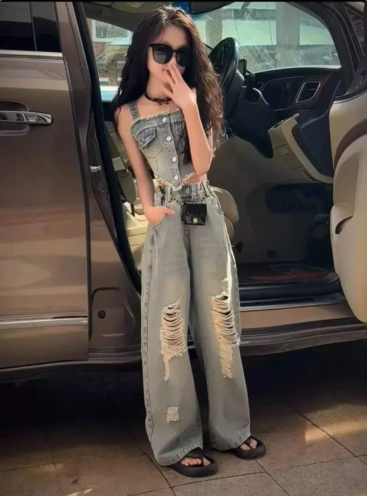 

Girls Suits 2025 Summer Vintage Denim Suit Harbor Flavor Halter Tank Top Big Kids Ripped Wide-leg Pants Two-piece Set Clothes