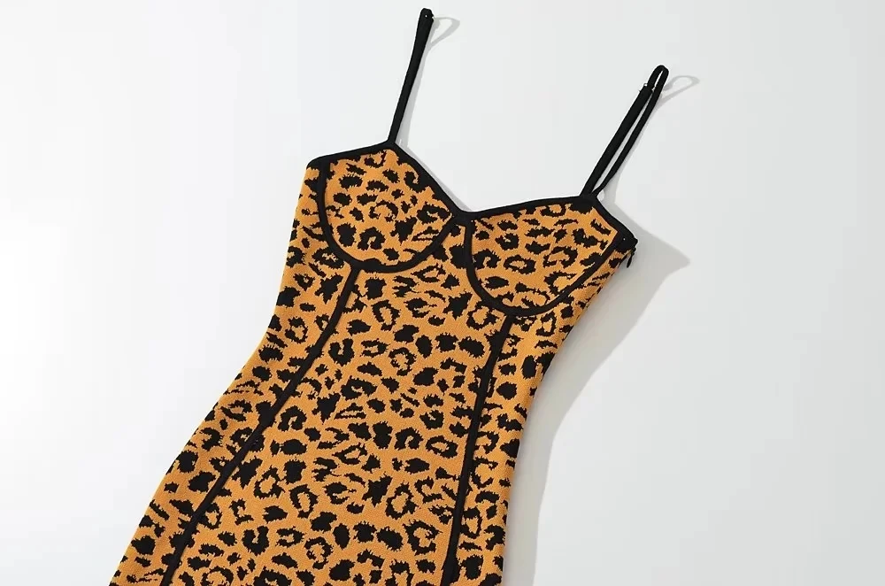 ชุดเดรสไหมพรมลายเสือ ทรงเข้ารูป สายรัดไขว้ ผู้หญิง เอวสูง ใส่ทำงาน ฤดูใบไม้ร่วง ชิ้นเดียว วัสดุอื่นๆ