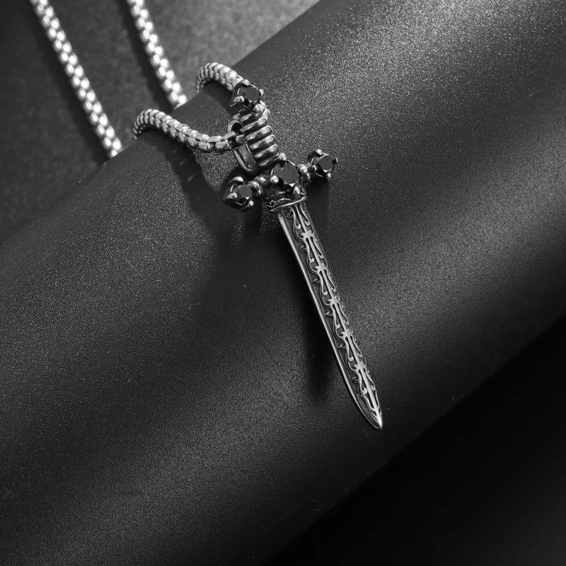 

Retro Fashion Personalized Sword Pendant Necklace Men and Women Casual Couple Hip Hop Jewelry Gift