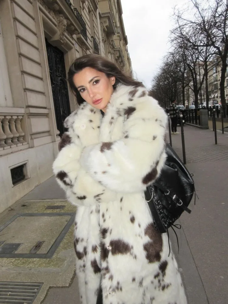 2024 Chic Leopard Spotted Faux Fur Long Coatสําหรับผู้หญิงElegant Fluffy Plush Thicken Warm Lapel Overcoatฤดูหนาวแฟชั่นOuterwear