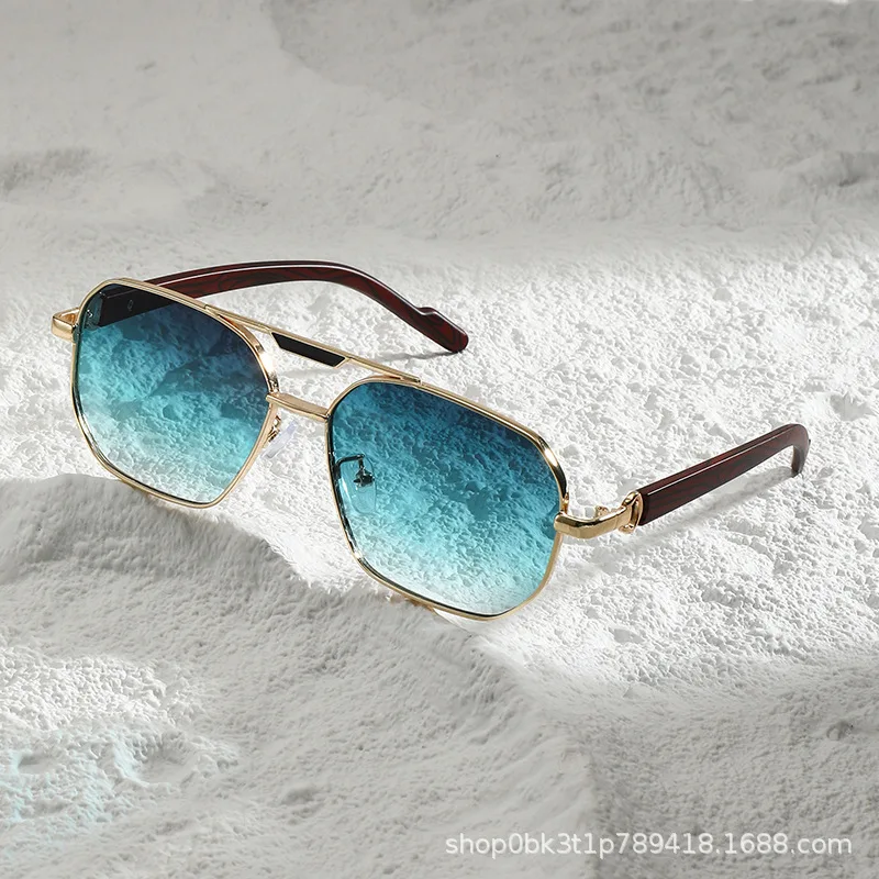 

Classic Metal Aviator Sunglasses with Wood Grain Temples, Gradient Lens UV400 Protection Unisex Fashion Outdoor Eyewear