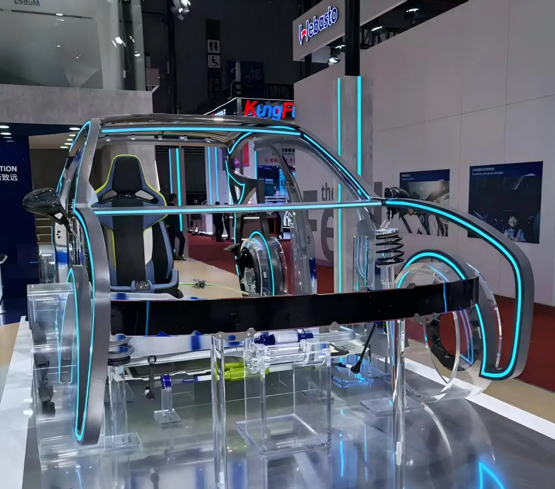 Made in China Custom Car Chassis Static Model, with Steering Transmission and Movable Seats