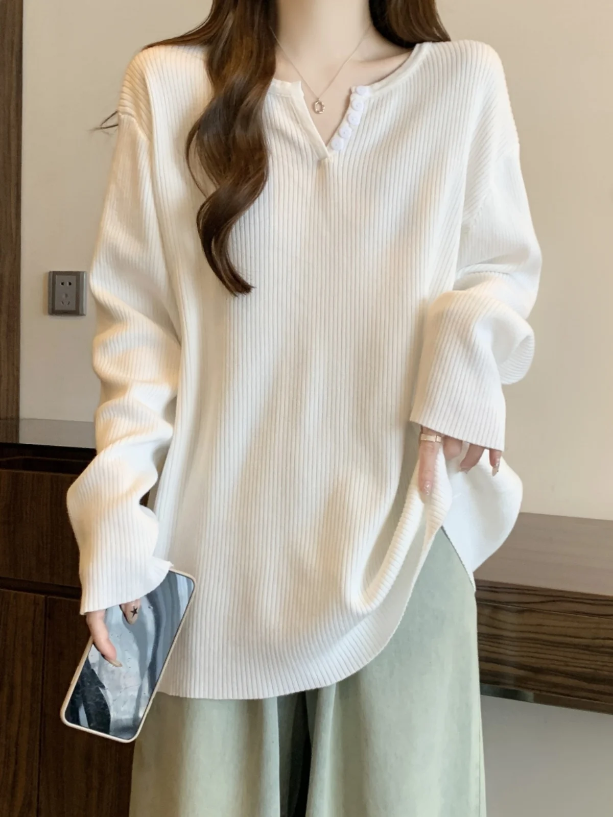 

Elegant V-Neck Knitted Base Shirt Women's Spring Autumn plus Size Flattering Mid-Length Butt Covering Top Korean Style Straig...