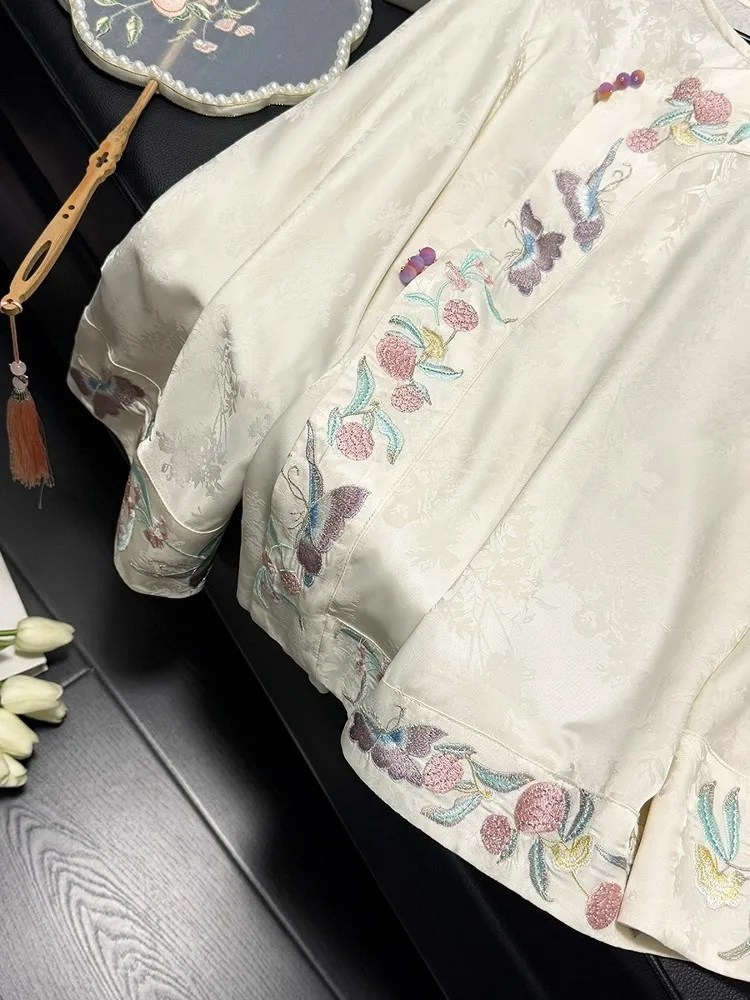 الجاكار المطرزة قميص المرأة التطريز الحرير الساتان الرجعية الجولة الرقبة فضفاضة تانغ الملابس للسيدات النمط الصيني القمم