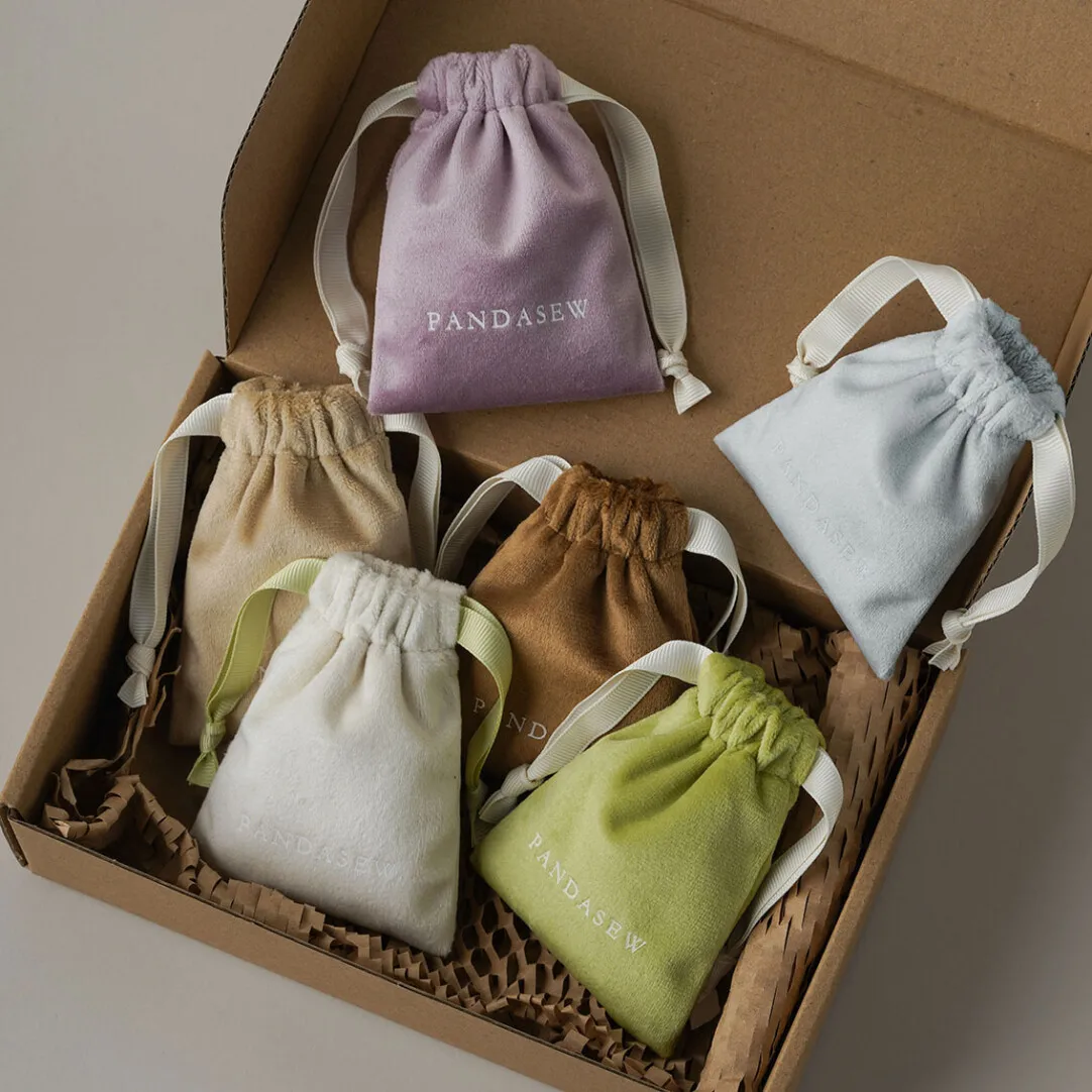 

Luxury Velvet Suede Drawstring Bag Custom Logo Jewelry Pouch for Ring Earring Bracelet Necklace Hairpin Packaging