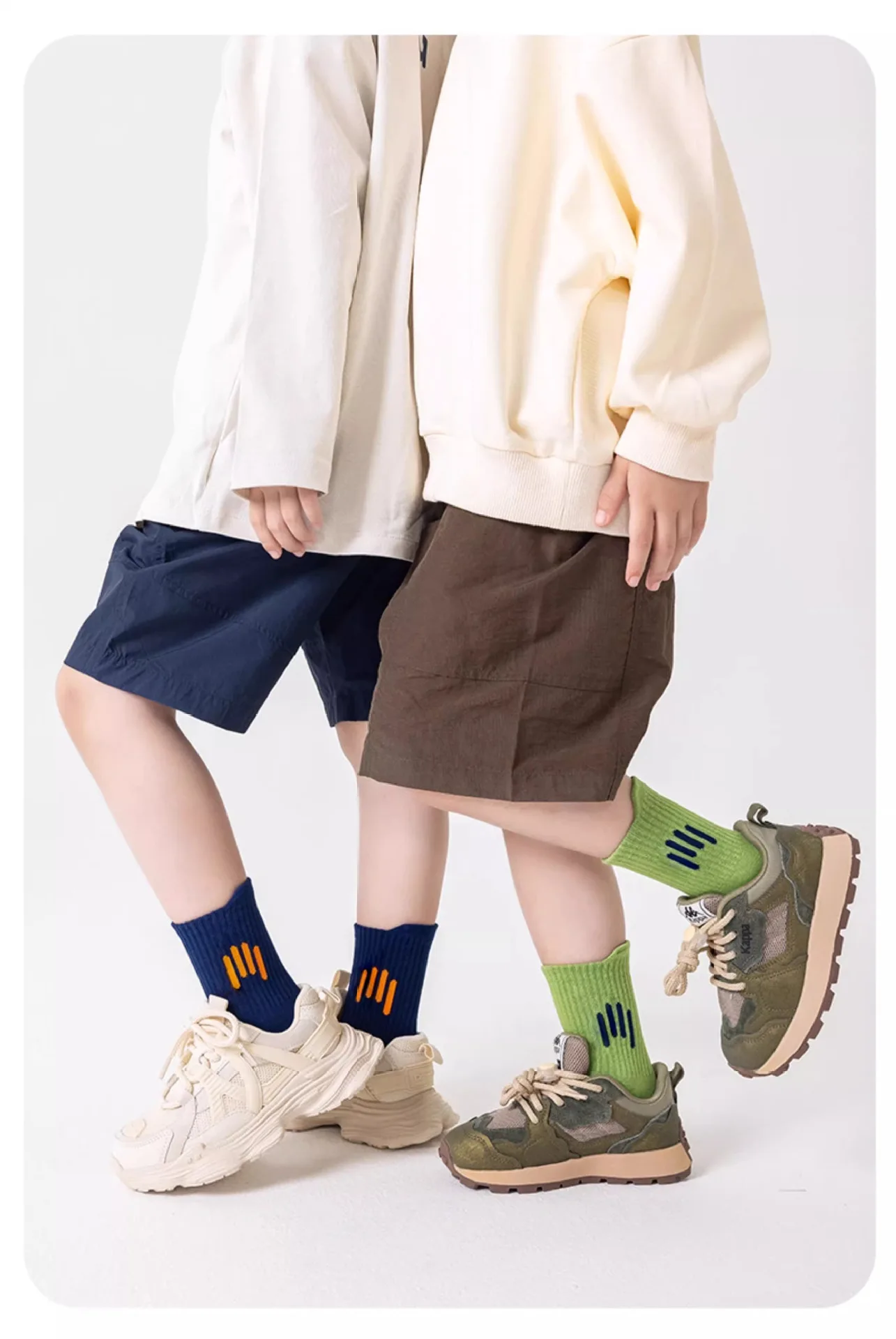 5 Paar Kinder-Sportsocken, Jungensocken mit Buchstabenmuster, aus gekämmter Baumwolle. – Detail 8