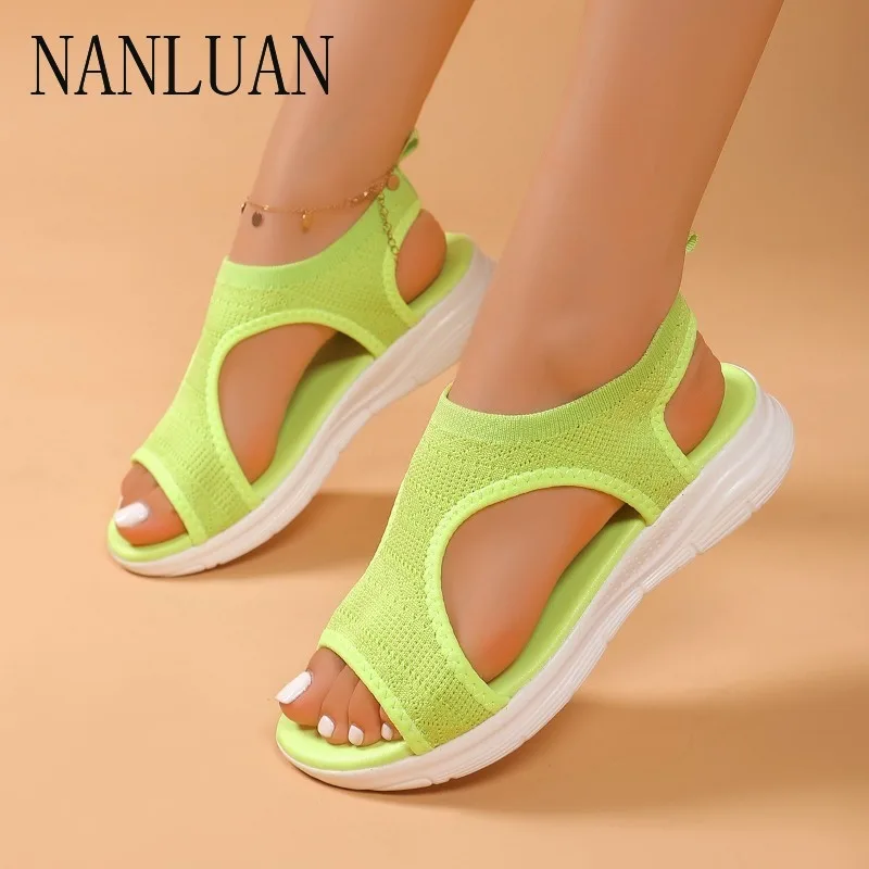 

2024 Boutique Summer Casual Sandals New Solid Color Slip-on Non-slip Women's Shoes Hot-selling Trendy Outdoor Sandals Size 36-43