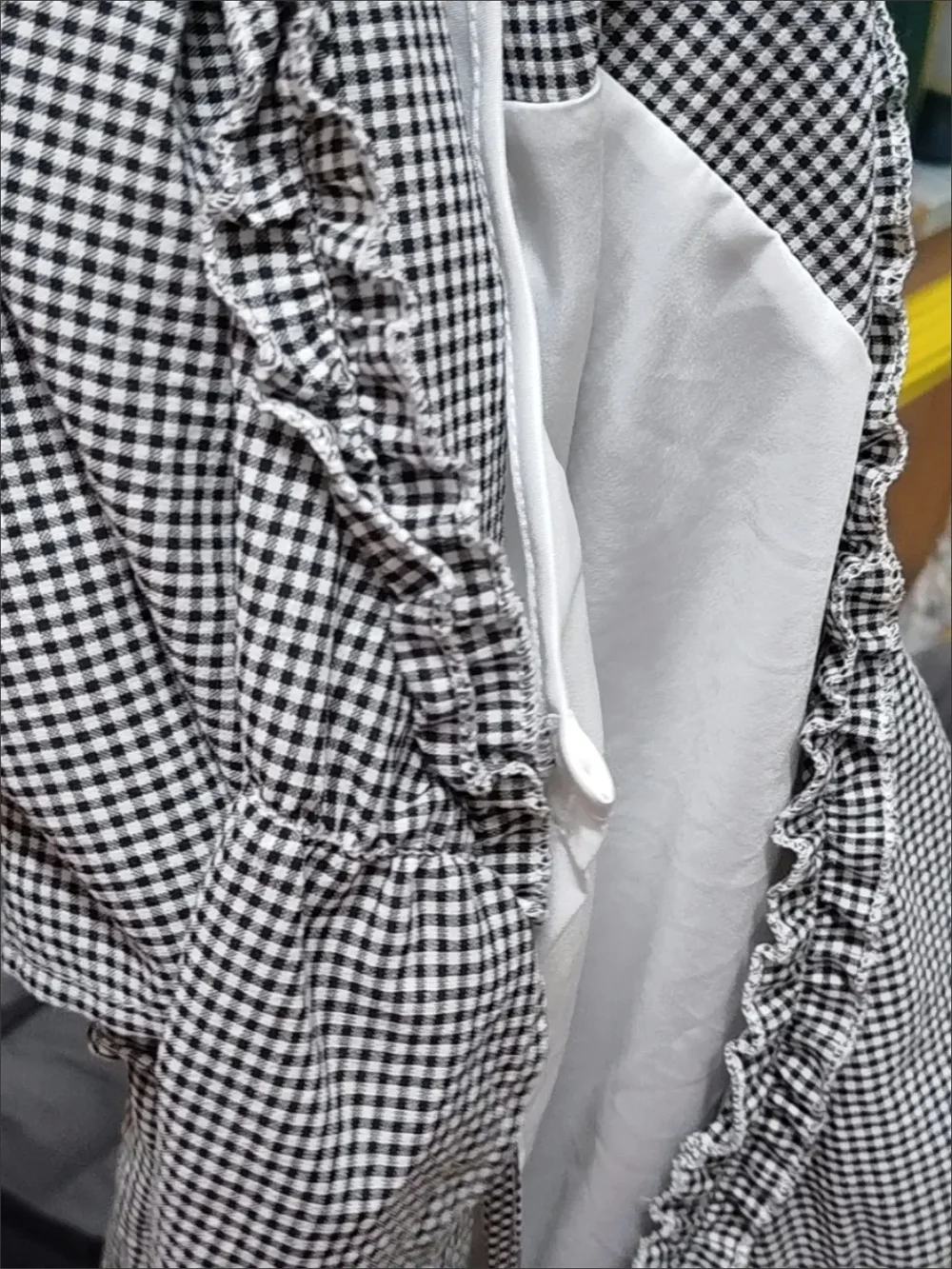 Kariertes, lockeres, zweiteiliges Hemd mit Spitze, kurzen Ärmeln, sommerliches, dünnes koreanisches T-Shirt für Damen, Rüschen, V-Ausschnitt, Schnürbluse für Studentinnen – Detail 6