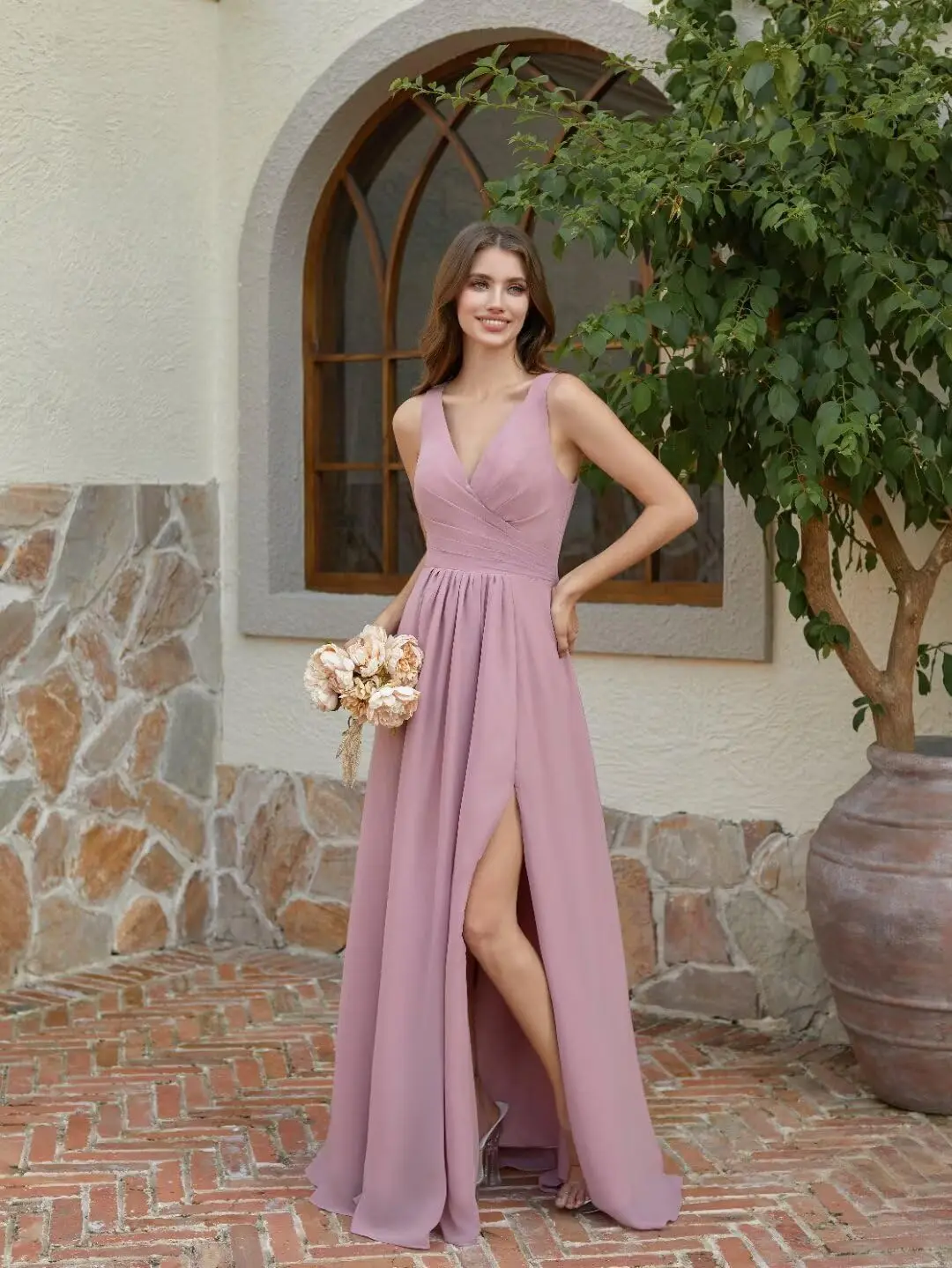 ชุดเพื่อนเจ้าสาวผ้าชีฟองคอวี แขนยาว จับจีบด้านหลัง เปิดหลัง ชุดราตรีทรงบอลเดรสผ่าข้าง ดีไซน์หรูหราสำหรับงานเลี้ยงตอนเย็น