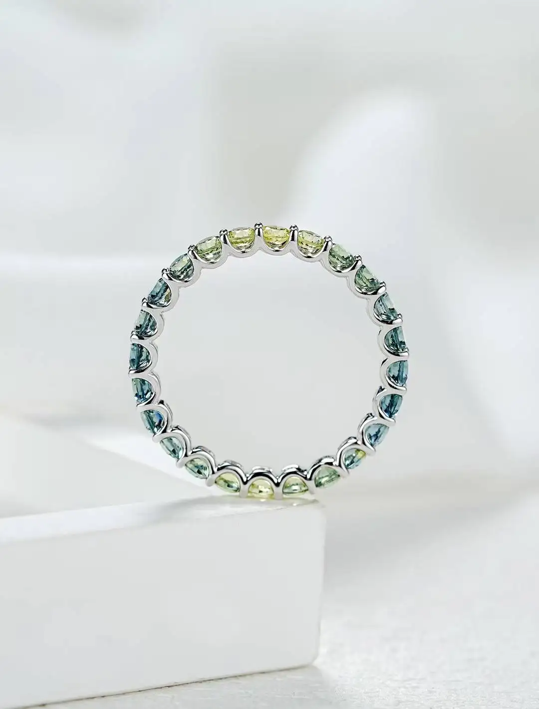 

18K solid pure gold natural gemstone diamond ring, 2.5MM full circle row ring, diamond ring for partners, available for wholesal