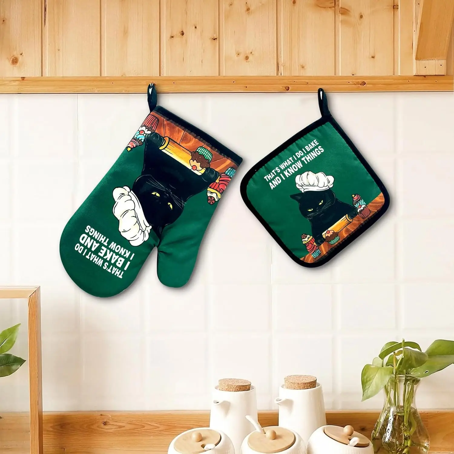 Funny Oven Mitts and Potholders Set of 2, That's What I Do I Bake Things I Know Non-Slip, Cat Style, Lover Gifts
