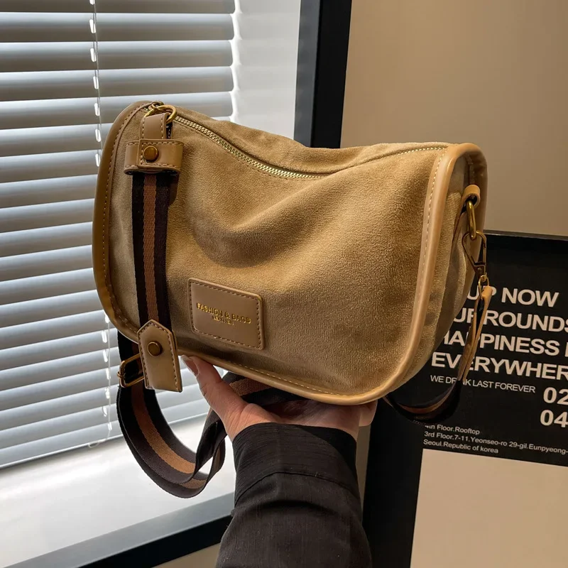 

2025 Matte Vintage Shoulder Bag for Women | Trendy Crossbody Purse & Work Essentials | Compact Versatile Mini Bag