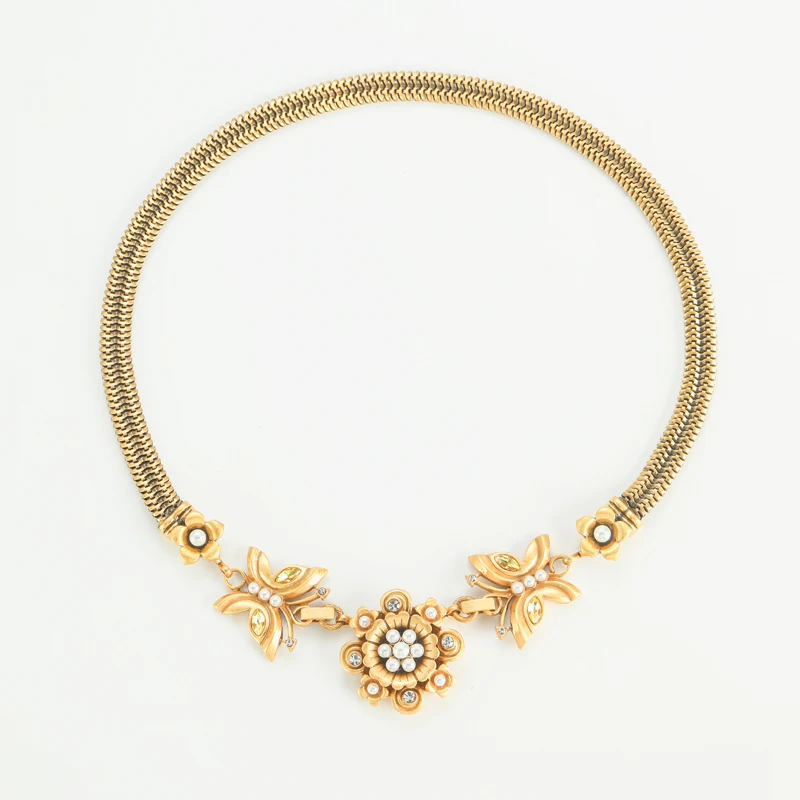 خمر الذهب اللون فراشة قلادة المختنق اللؤلؤ قلادة الكوبية سلسلة امرأة فاخرة مصمم مجوهرات عالية الجودة 2025