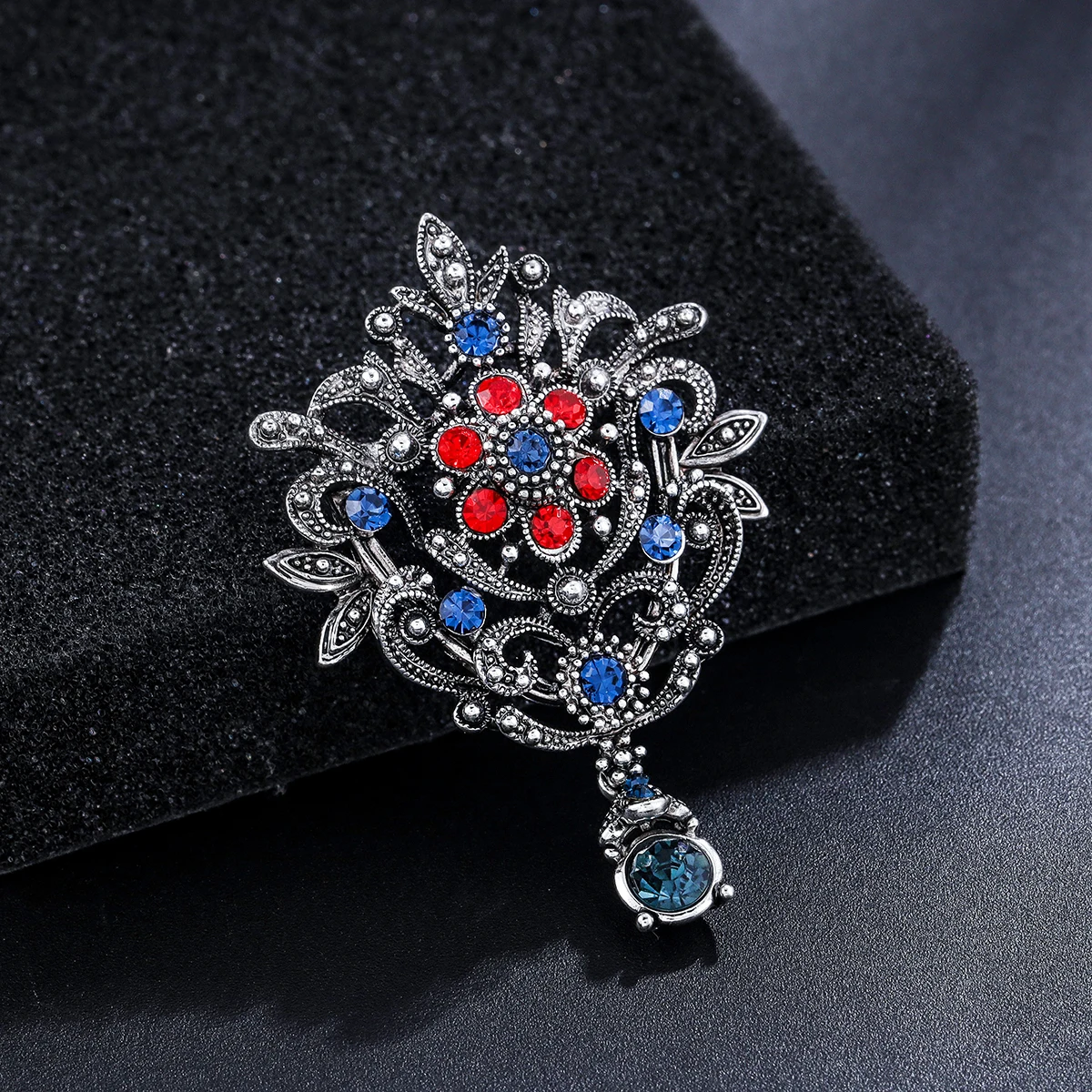 WEIMANJINDIAN Brand New Arrival Vintage Style Crystal Rhinestones Lucky Flowers Drop Brooches Jewelry