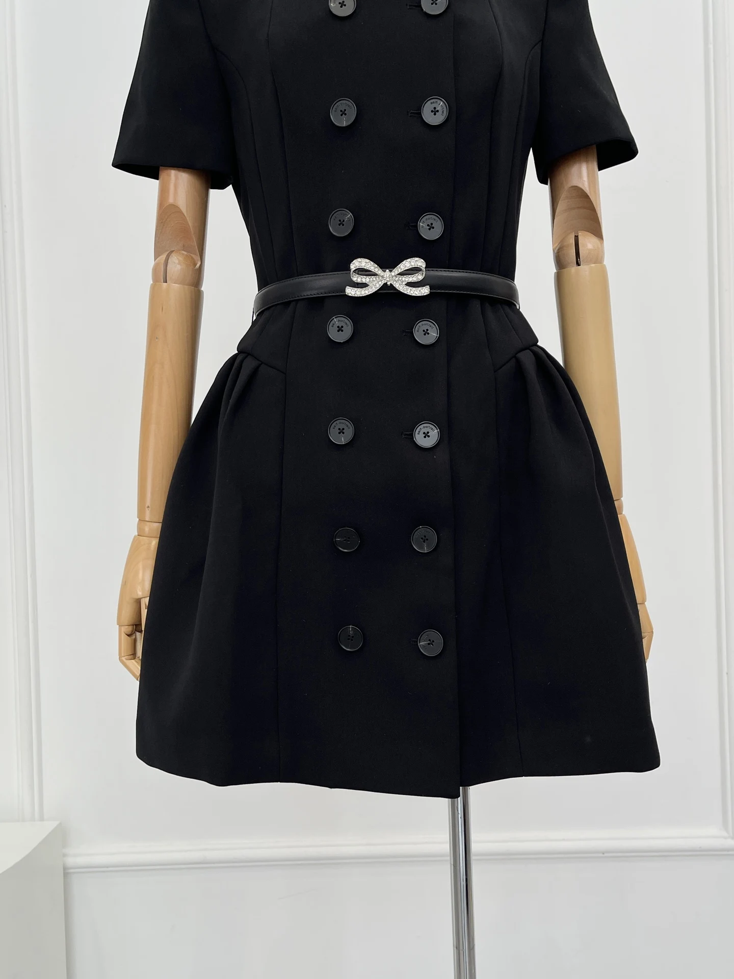 

Elegant Women' Black Short Sleeve Mini Dress Top Quality Fashion