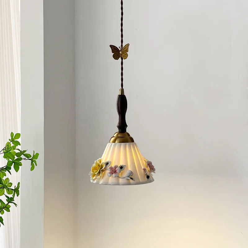 

French medieval style bedroom bedside chandelier, vintage art flower eye protection atmosphere aisle entrance