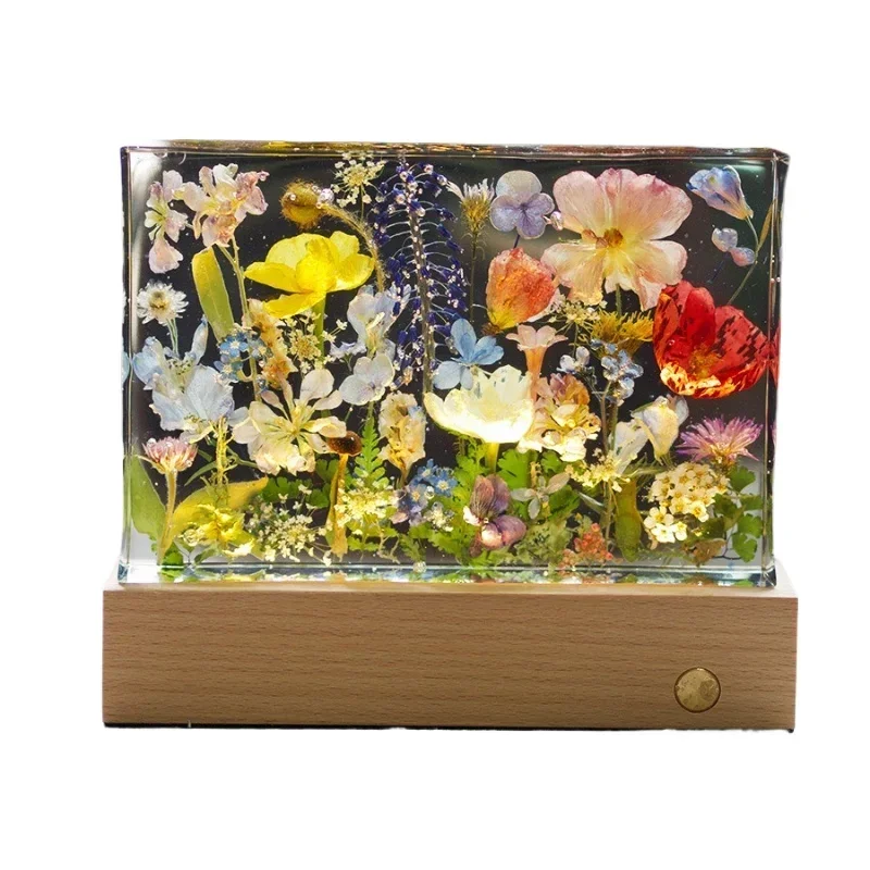 

Shimmer Small Forest Garden Cuboid Epoxy Ornament Resin Plant Specimens Handmade Creative Gifts