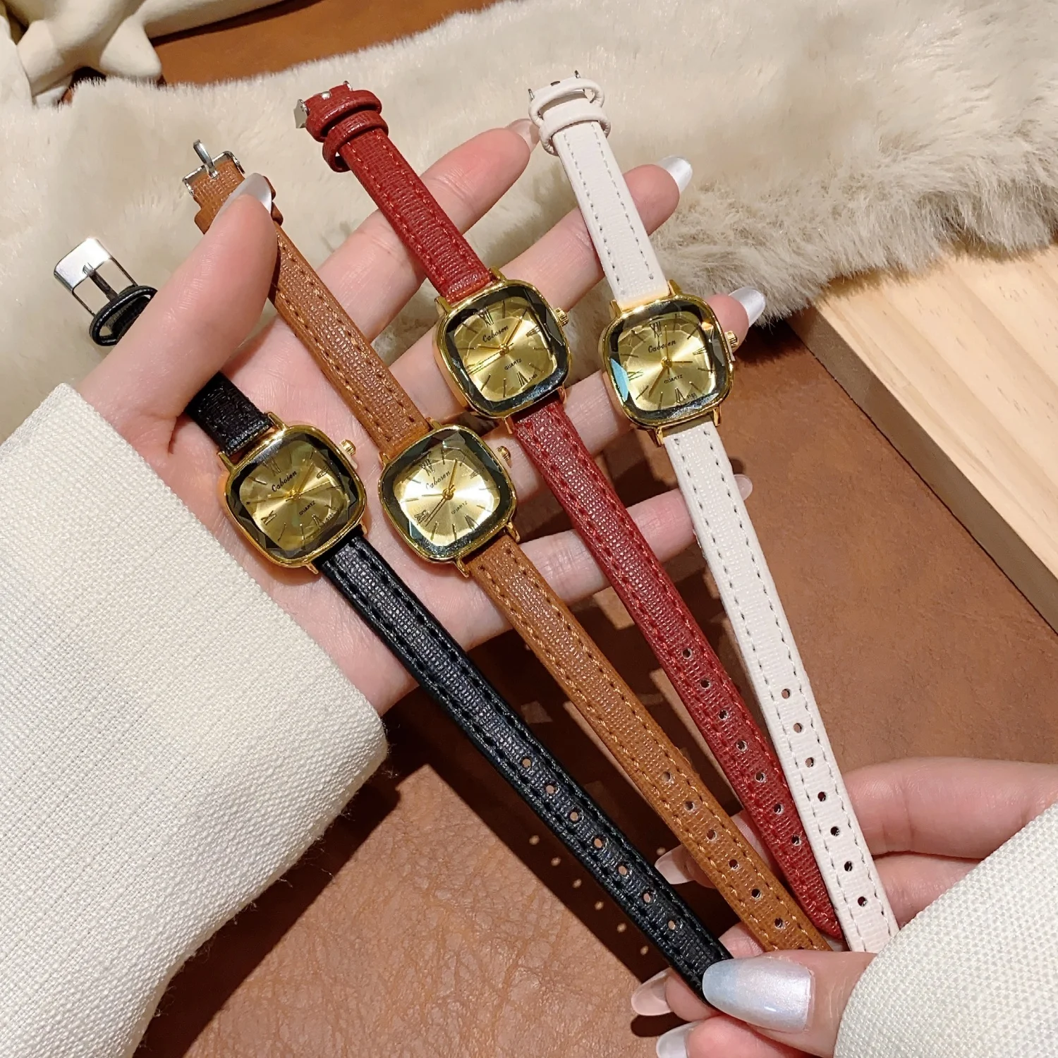 

Классические повседневные кварцевые часы с ремешком из искусственной кожи для женщин, модные аналоговые женские часы с квадратным циферблатом, крошечные женские наручные часы