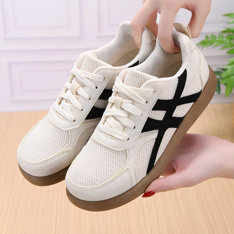 

Women's 2026 Summer New Breathable Mesh Versatile Sneakers Soft soled Lightweight and Comfortable Outdoor Sneakers