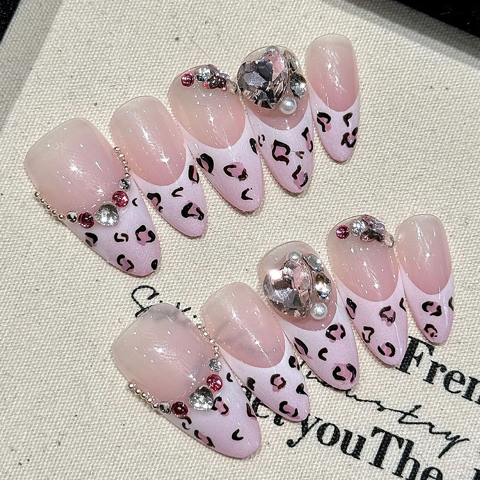 Handmade Fake Nails Leopard Print French Cat's Eye Pink Press On Acyrlic Nails With Flash Rhinestones Decor Almond False Nails