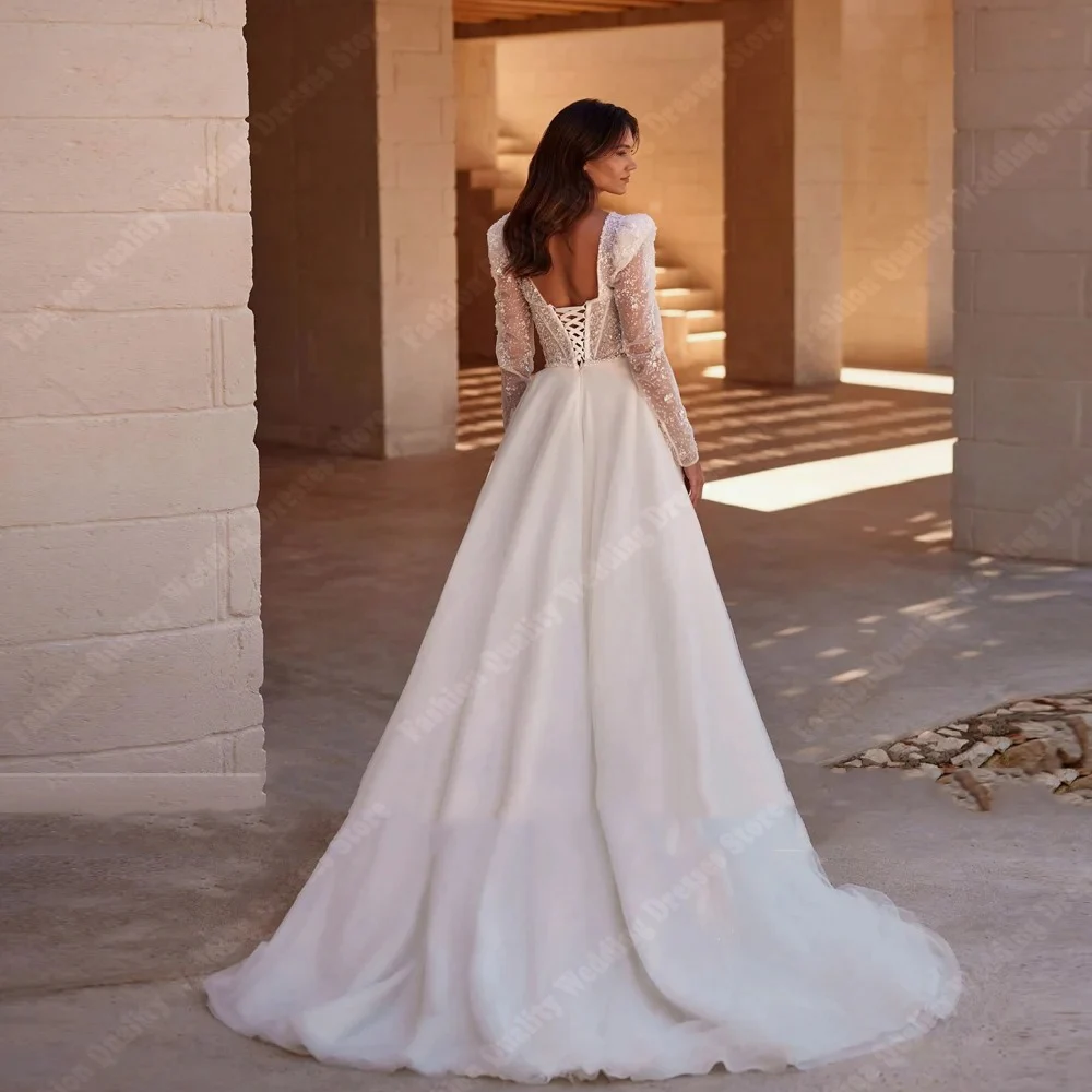 Eleganti abiti da sposa da donna con superficie luminosa 2024 abiti da sposa soffici bellissimi nuovi abiti da donna con colletto a cuore