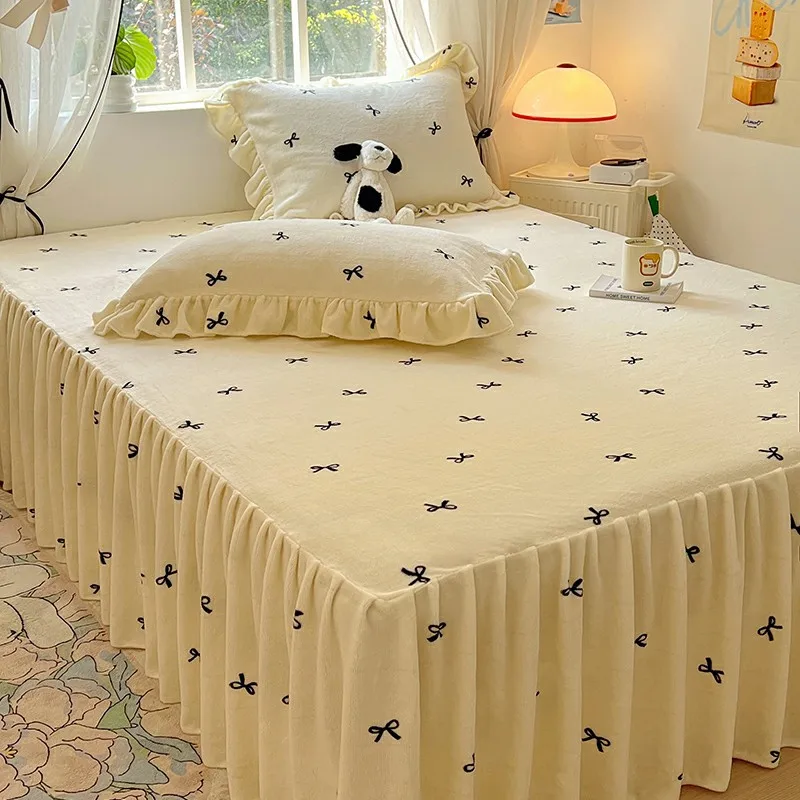 2024 new high-gram princess wind milk fleece printed bed skirt 1 pc winter thickened warm bedspread mattress with skirt 3pcs