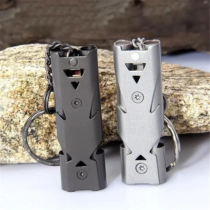 Buiten Hoge Decibel Draagbare Sleutelhanger Fluitje Roestvrij Staal Dubbele Pijp Emergency Survival Fluitje Multifunctioneel Gereedschap