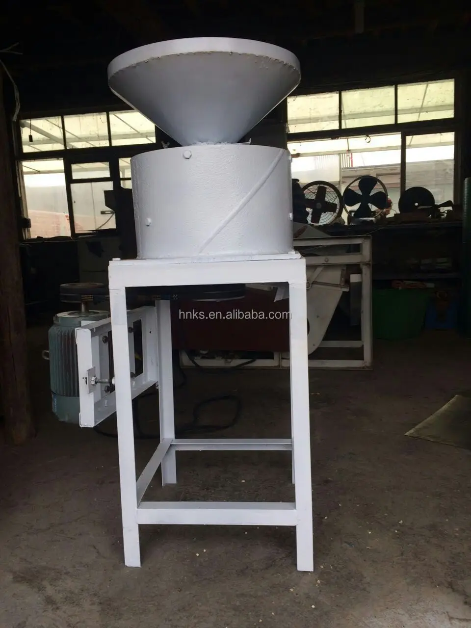 Décortiqueur automatique de graines de Moringa, broyeur
