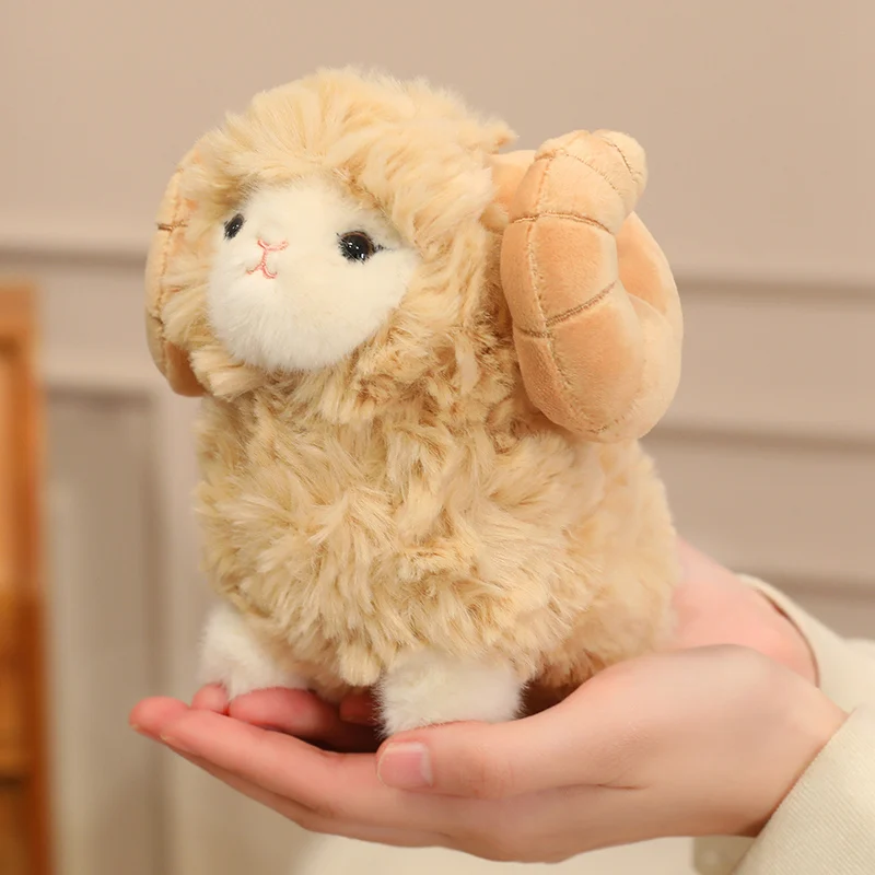 

Мягкая плюшевая игрушка-овечка с большими рожками, теплая и уютная, для объятий, подарок на день рождения для девочек, декор для комнаты