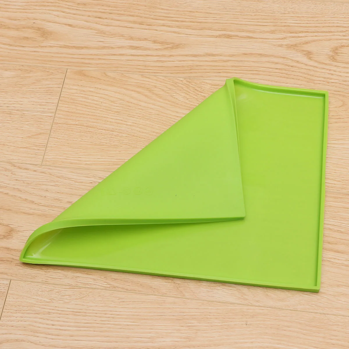 

Silicone Pet Food Mat Premium Colorfast Raised Edges Non-Slip Dog Cat Feeding Bowl Placemat Green Pet Feeding Mat