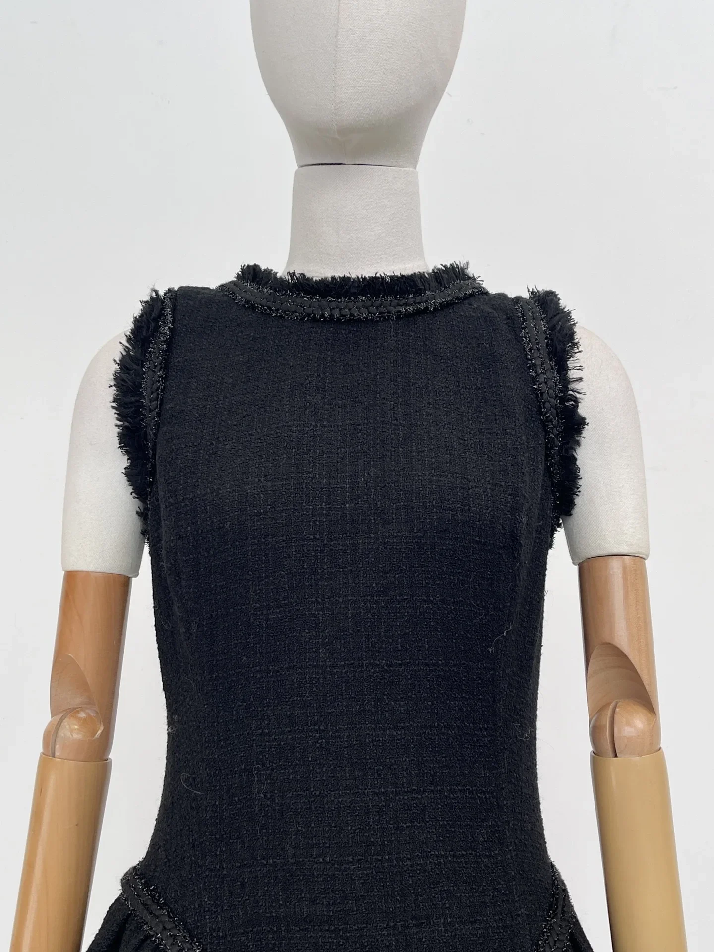 

2025 Beautiful Black Sleeveless Backless Midi Dress