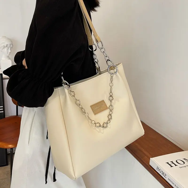 Large Capacity Bag for Women2024New Popular Niche Large Shoulder Bag High-Grade Texture Commuter Tote