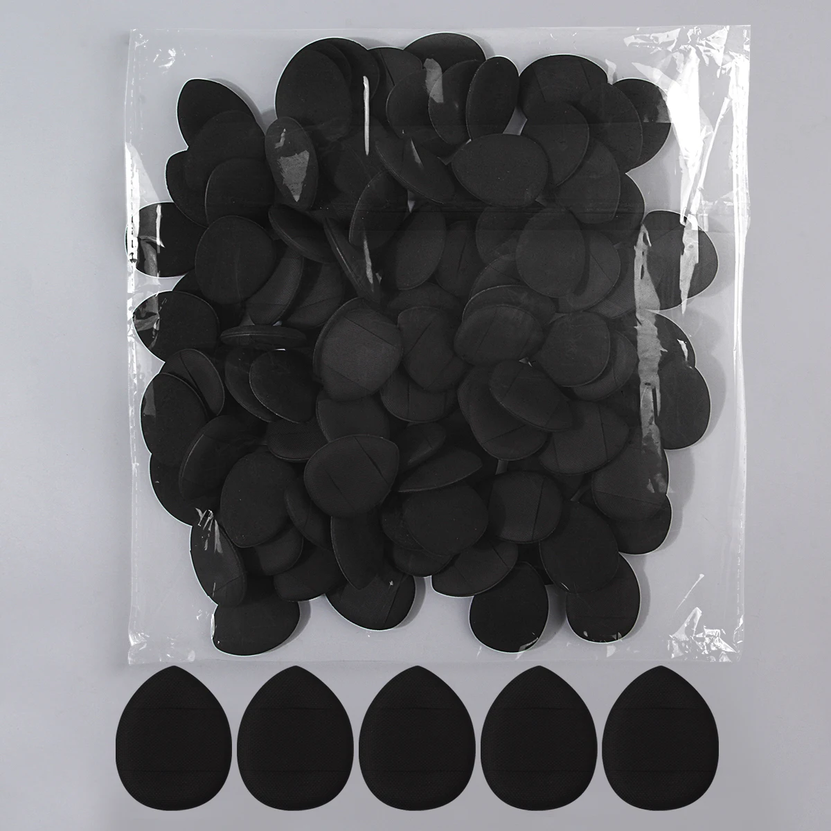 100PCS super affordable black mini makeup thumb powder puff, no powder sticking, easy to use, portable professional makeup tool