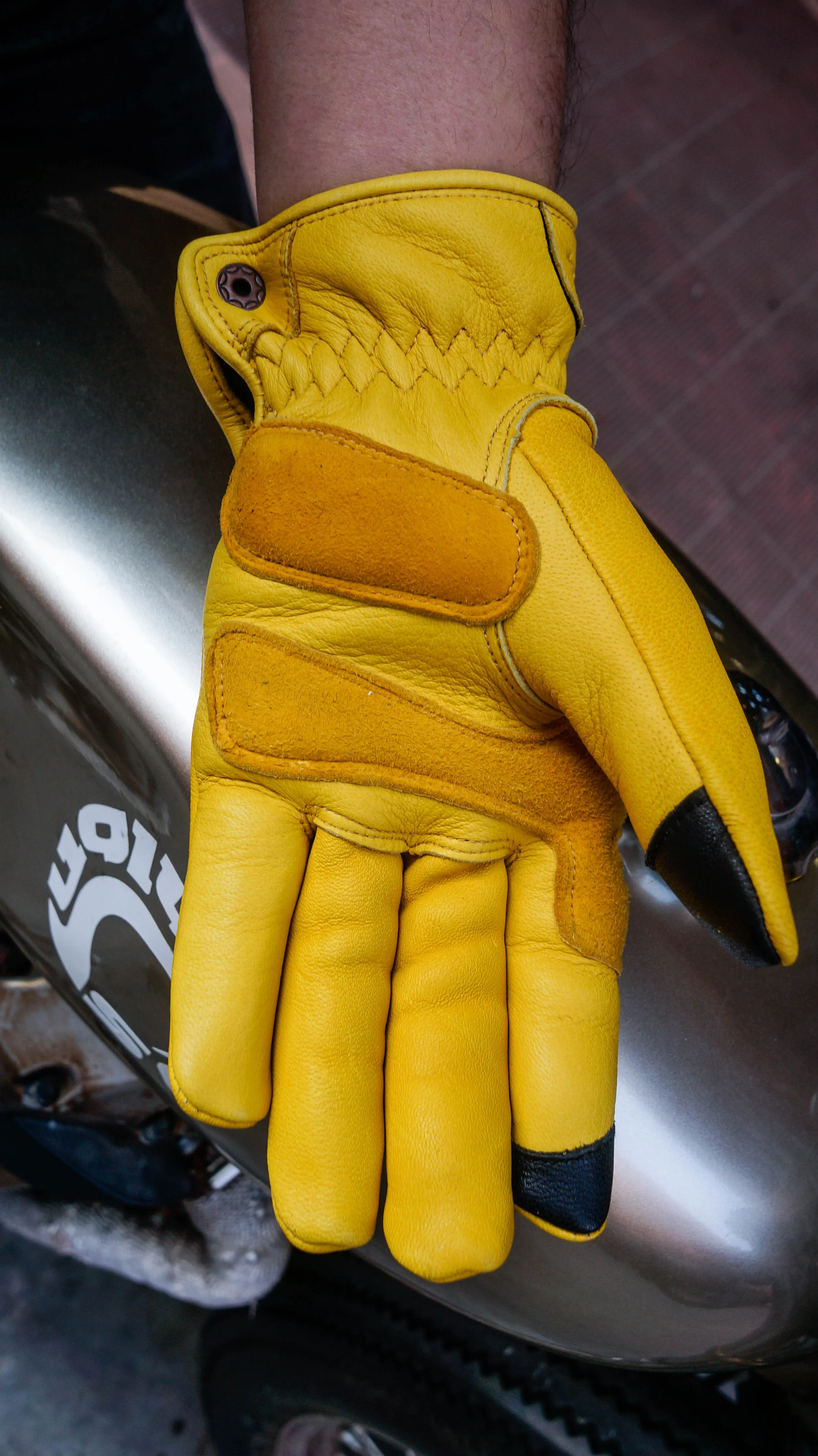 Uglybros Genuine Leather Retro Motorcycle Gloves Full Finger Breathable Knuckle Protection Riding Motorbike Race Gears