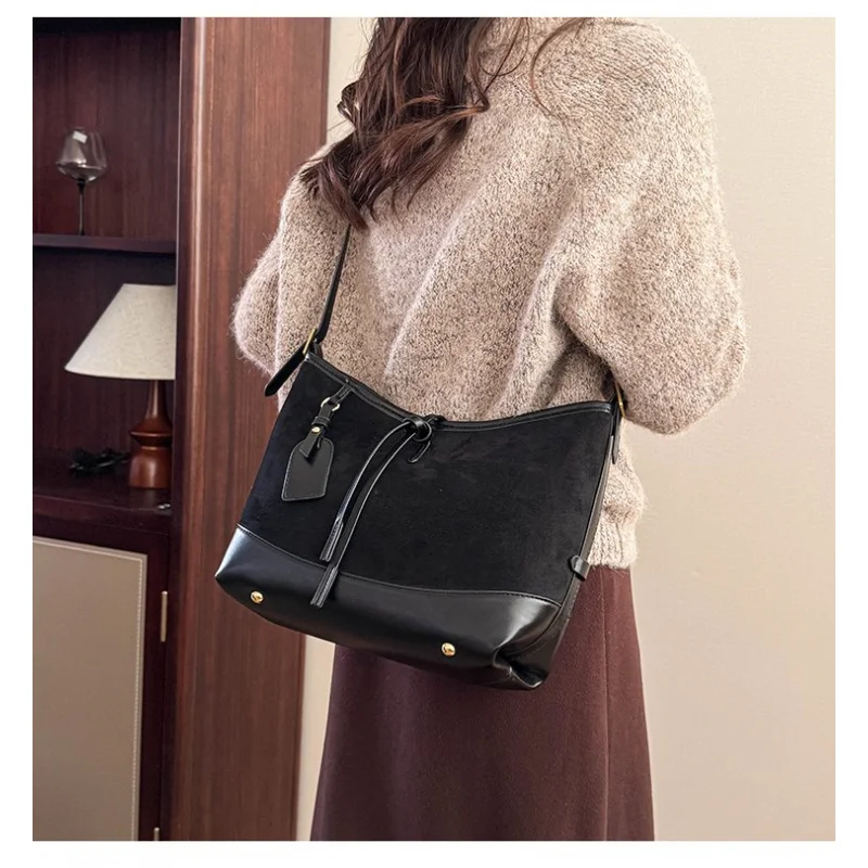 

Ladies Hand Bags Made Of Sheepskin Leather Featuring Classic Luxor Casual Vintage Neat Lightweight Look​