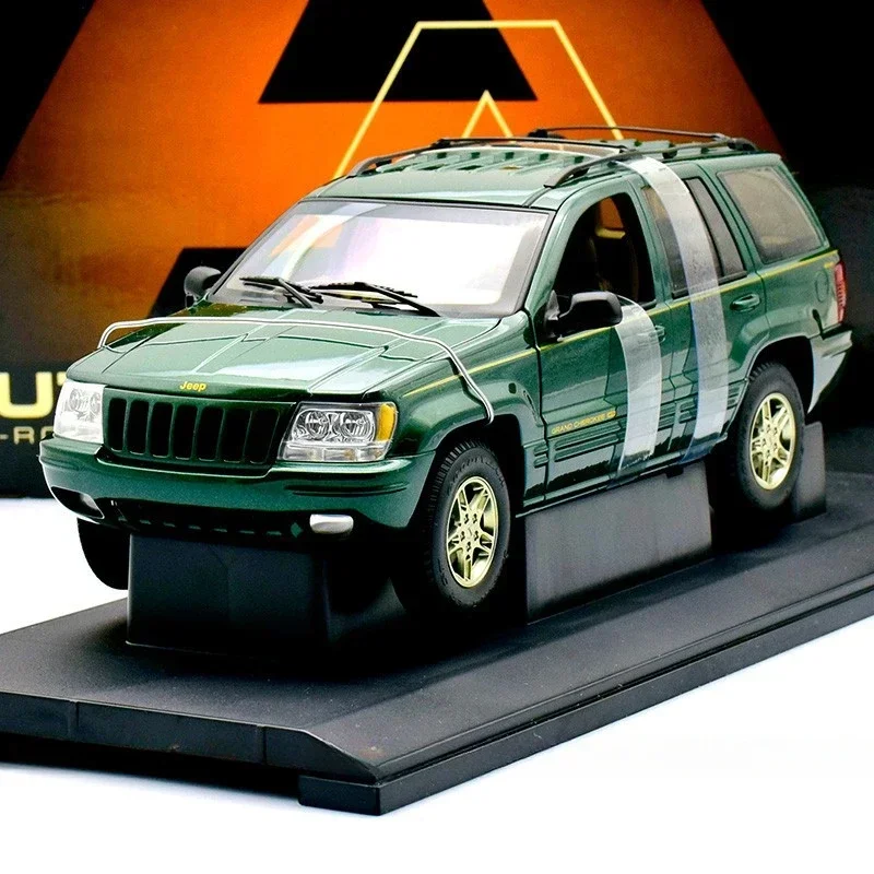 

Autoart 1:18 Grand Cherokee SUV Green Simulation Limited Edition All Open Alloy Metal Static Car Model Toy Gift
