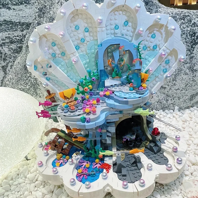 IN STOCK 1808pcs Princess Mermaid Royal Clamshell Underwater Palace Dream Castle Building Blocks Building Toy Girls Gift 43225