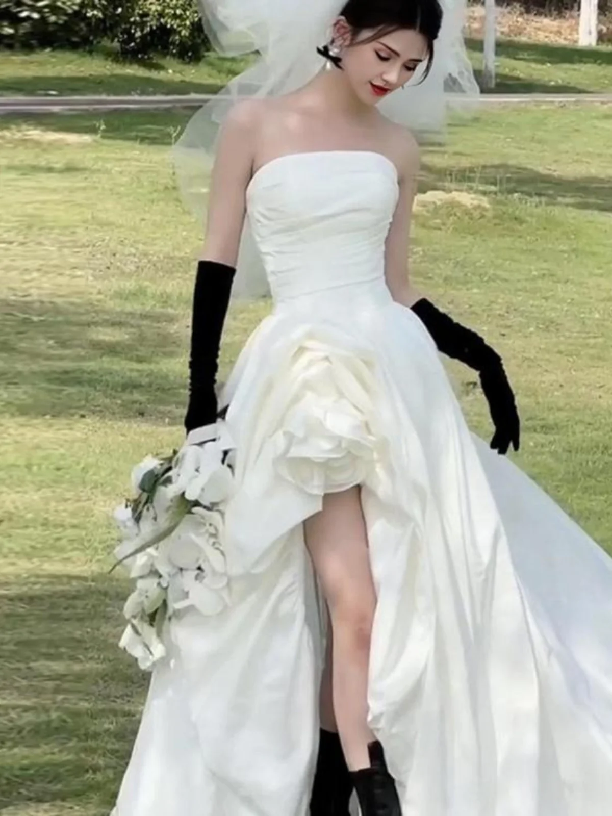 

Simple Outdoor Wedding Dr Couple Photo oot Studio Theme Clothing mat Street Sle Bustier Photoaphy Gown