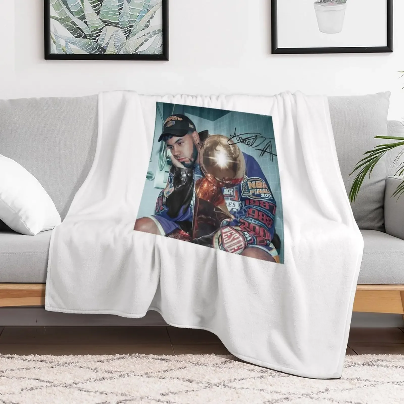 anuel aa Throw Blanket