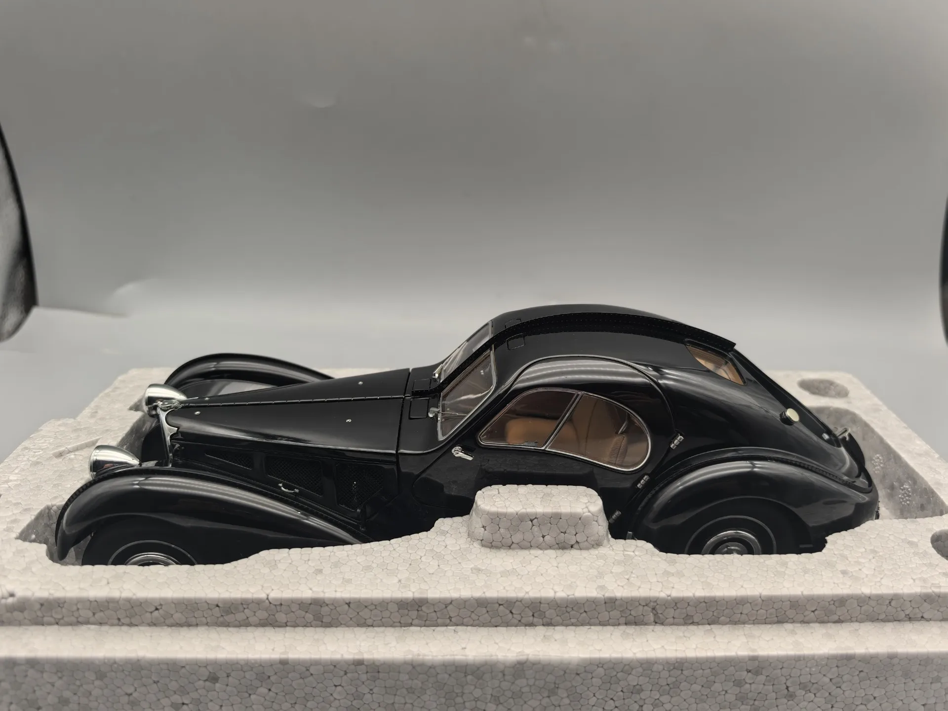 

Autoart 1:18 57SC Atlantic 1938 Black Simulation Limited Edition All Open Alloy Metal Static Car Model Toy Gift