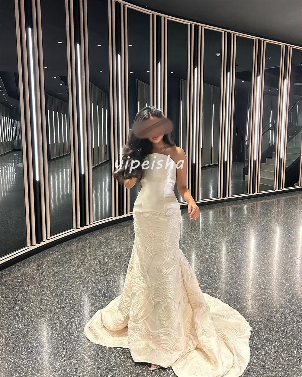 カスタマイズされたファッションセクシーなプリーツシャーリングマーメイドストラップレスロングドレスオーダーメイドの特別な日のドレス絶妙なサイズが利用可能クラシック