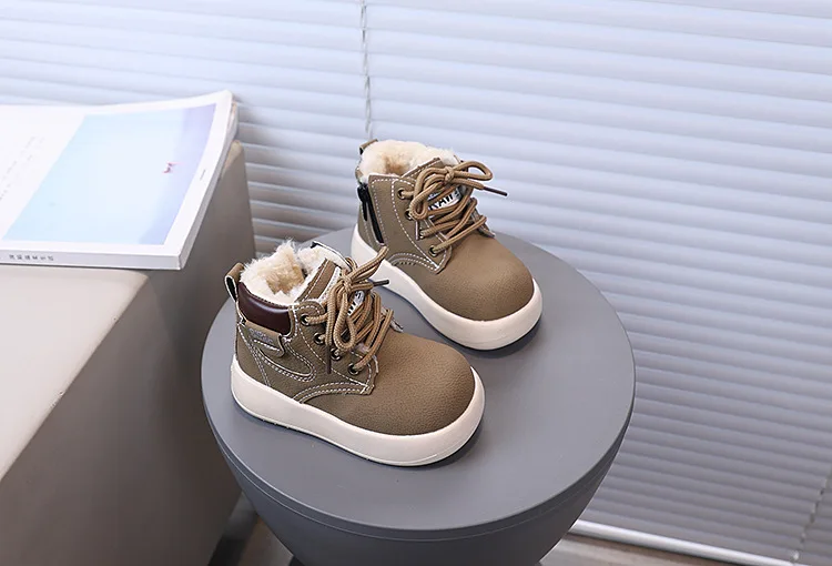 2026 Herbst Winter Kinderstiefel Warme Plüschstiefel für Jungen und Mädchen, Modische Kinder-Freizeitschuhe, Stiefel für Kinder Größe 21-30 – Detail 17